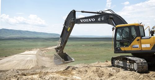 download VOLVO EC230B Excavator able workshop manual