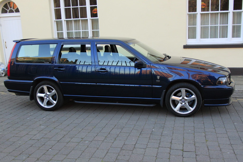 download VOLVO V70 98 workshop manual