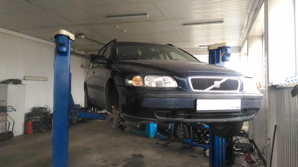 download VOLVO V70 workshop manual