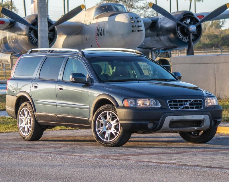 download VOLVO XC70 able workshop manual